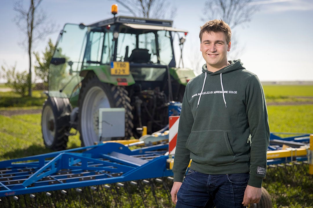 Bart Benedictus (23) woont in Ens (Fl.) en is bezig met het laatste jaar van zijn studie tuin/akkerbouw agrarisch ondernemerschap aan Aeres Hogeschool in Dronten.