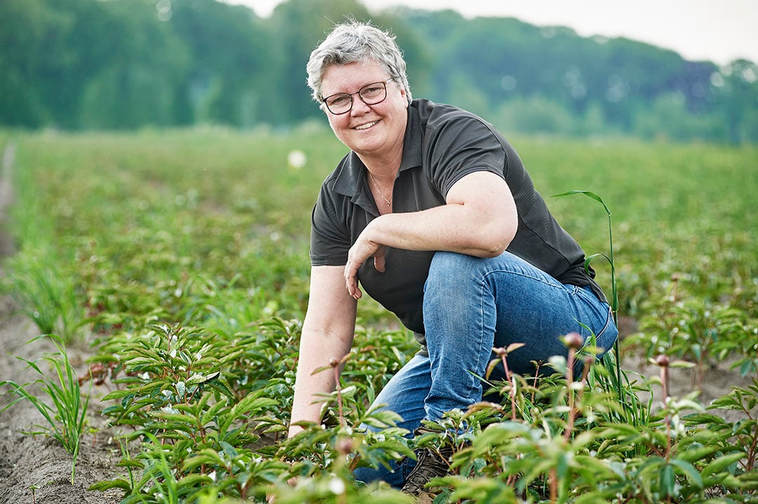 Jolanda Raaijmakers (57) woont met echtgenoot Ad (63) in Best (NB). Ze hebben een akkerbouwbedrijf en verzorgen ook voor derden de gewasverzorging.