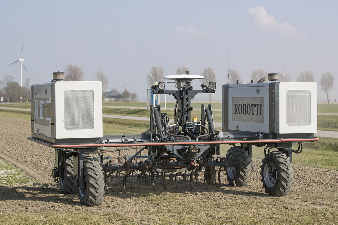 Robotti op een perceel van Boerderij van de Toekomst. - Foto: Koos Groenewold
