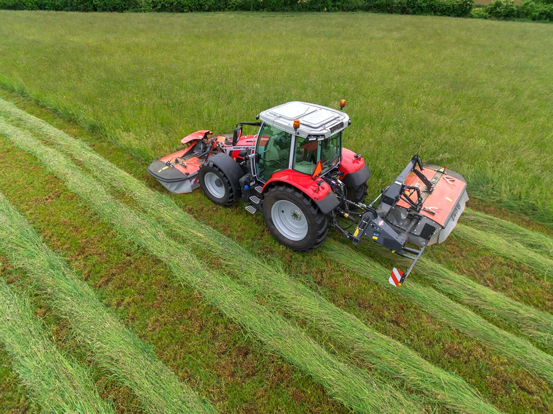 De PZ 3015 beschikt over Kuhn-trommelconfiguratie met grote en kleine mesplaten voor een optimale gewasflow.