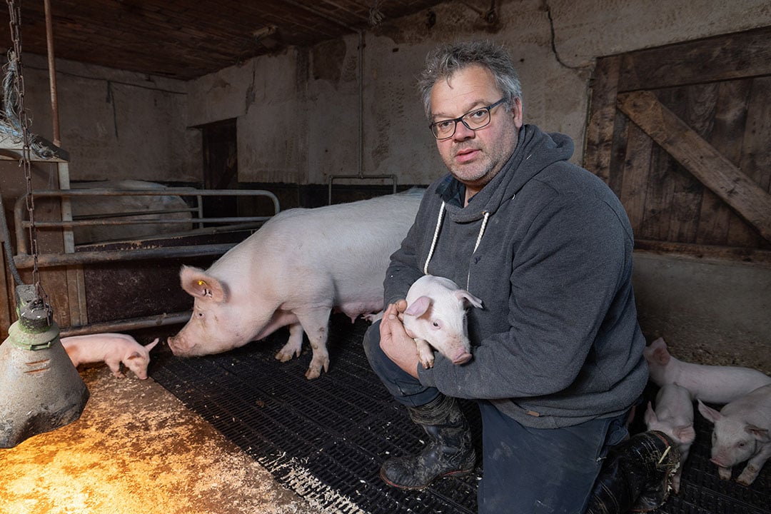 Willem Stoutjesdijk is van mening dat je als sector mee moet veranderen als de tijden veranderen. Hij ziet toekomst in meer lokale afzet. - Foto: Peter Roek