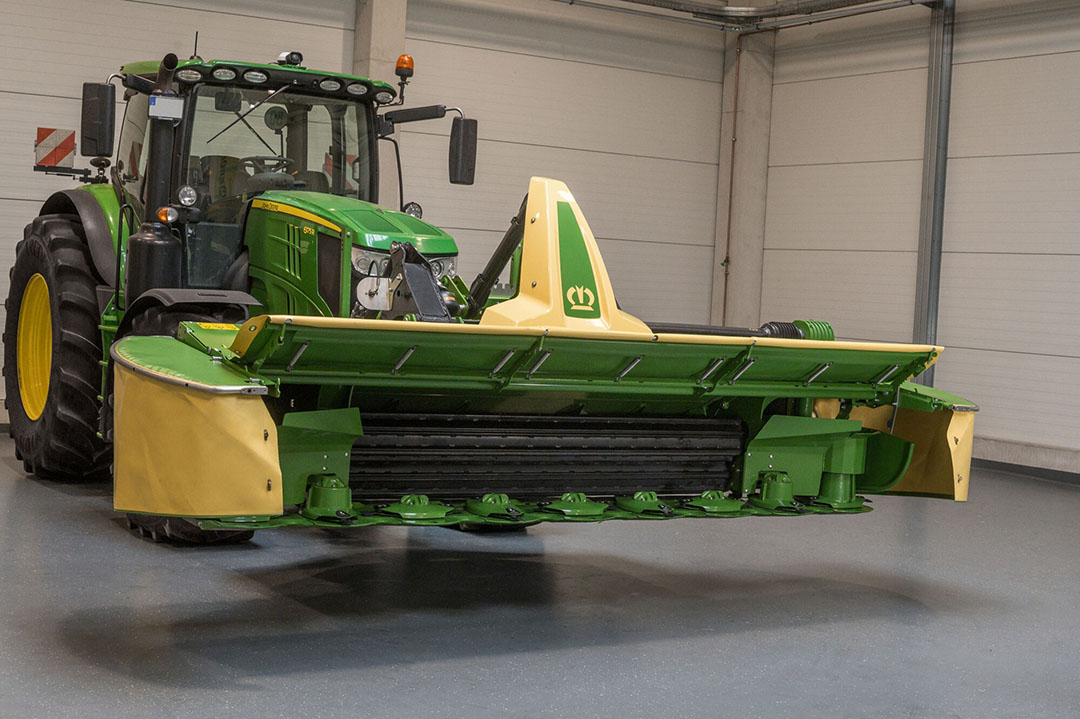 Frontmaaier Krone EasyCut F 400 CR is met name geschikt voor ruwvoerwinning.