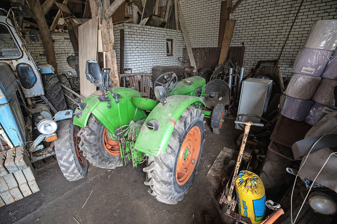 Bij Hornstra staan nog enkele oldtimers in de schuur. Dit is de D30S.