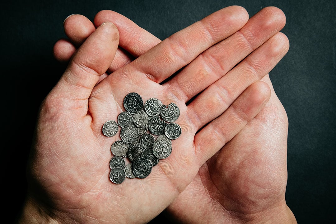 Zilveren muntjes. - Foto: Archeologie West-Friesland/Fleur Schinning