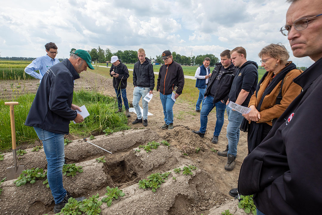 De locatie van de Future Farming & Food Experience, de Boerderij van de Toekomst in Lelystad, is zorgvuldig gekozen om niet alleen te inspireren maar ook om de potentie van en ervaringen met verschillende gewassen waaronder eiwitrijke te delen.