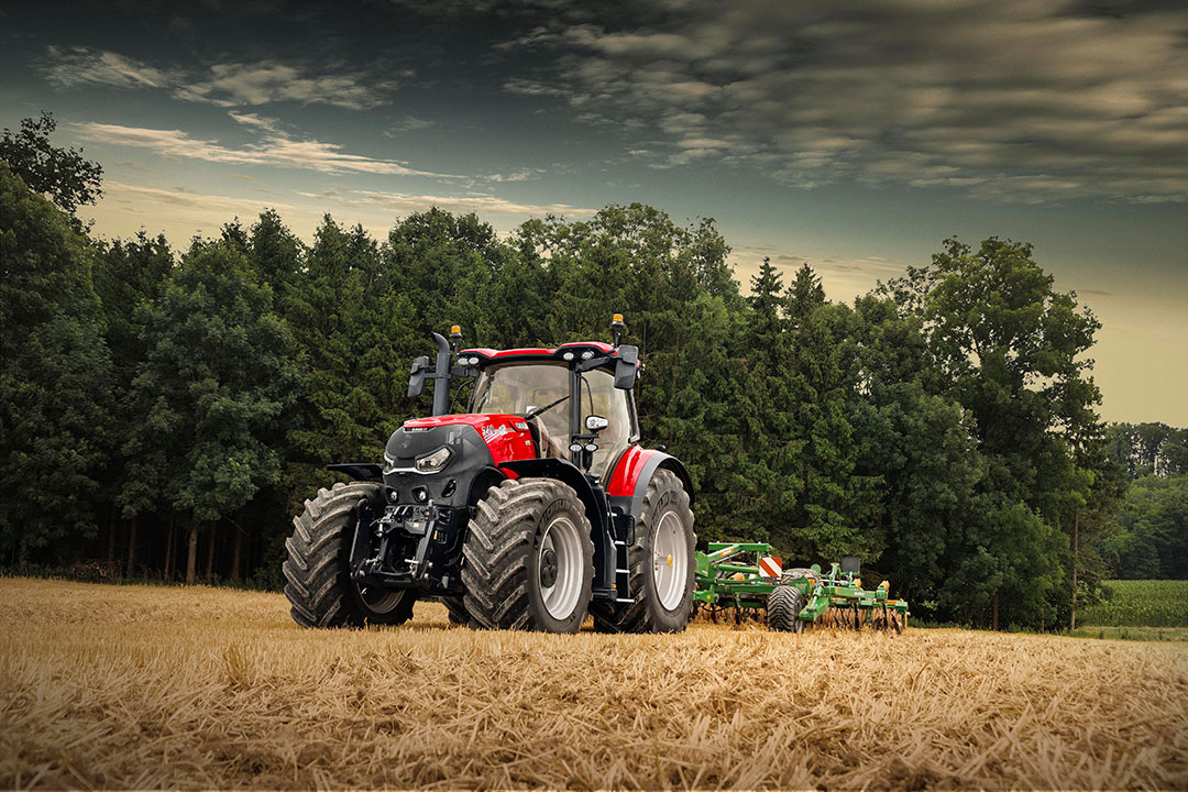 De Case IH Optum 340 CVX Drive is niet zwaarder dan de andere modellen. De trekker biedt gebruikers voor werkzaamheden als grondbewerking, zaaien, maaien en transport 27 pk meer vermogen dan de Optum 300 CVX Drive.