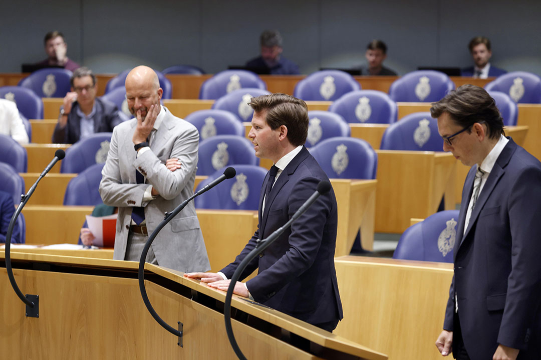 De coalitie van VVD, CDA, D66 en ChristenUnie was op landbouwgebied echt een gedwongen huwelijk.  In de kieswijzer staat D66 bij twaalf van de zeventien onderwerpen lijnrecht tegenover de drie andere partijen. - Foto: Roel Dijkstra