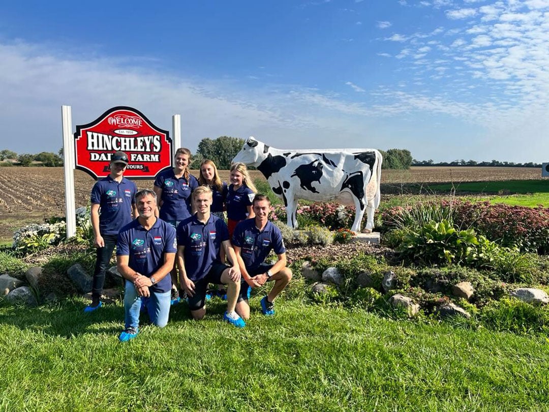 Team Aeres University in Amerika. Vlnr: bovenste rij, Wessel Velthuis, Jolijn van Spijkeren, Anne van Rossum, Anneloes Scholten. V.l.n.r. onderste rij: coach en docent Carel Gosselink, Max Leijzer en Sander van Essen. - Foto's bezoek Amerika: Sander van Essen