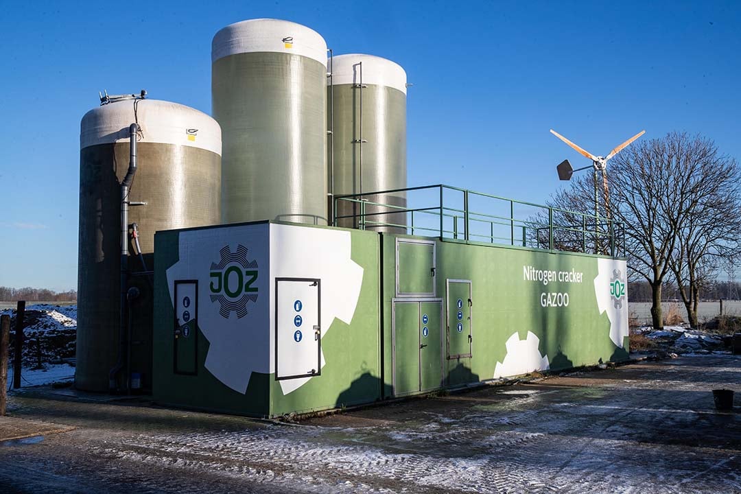 Maatschap Poppe investeerde € 200.000 in stikstofkraker, een opslagtank voor dunne fractie en twee opslagsilo’s voor vloeibare kunstmest.