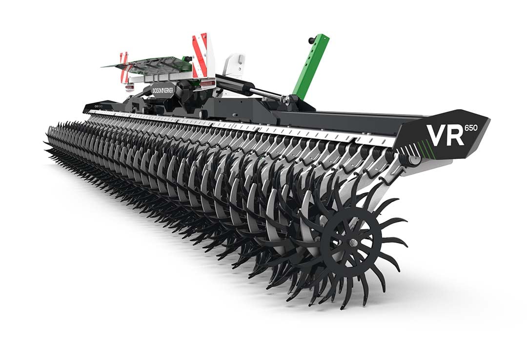 Op dit moment is er alleen een 6,50 meter breed model leverbaar (opgeklapt 299 centimeter breed). De afstand tussen de rotors bedraagt i 9,5 centimeter, afstrijkers zijn optie.
