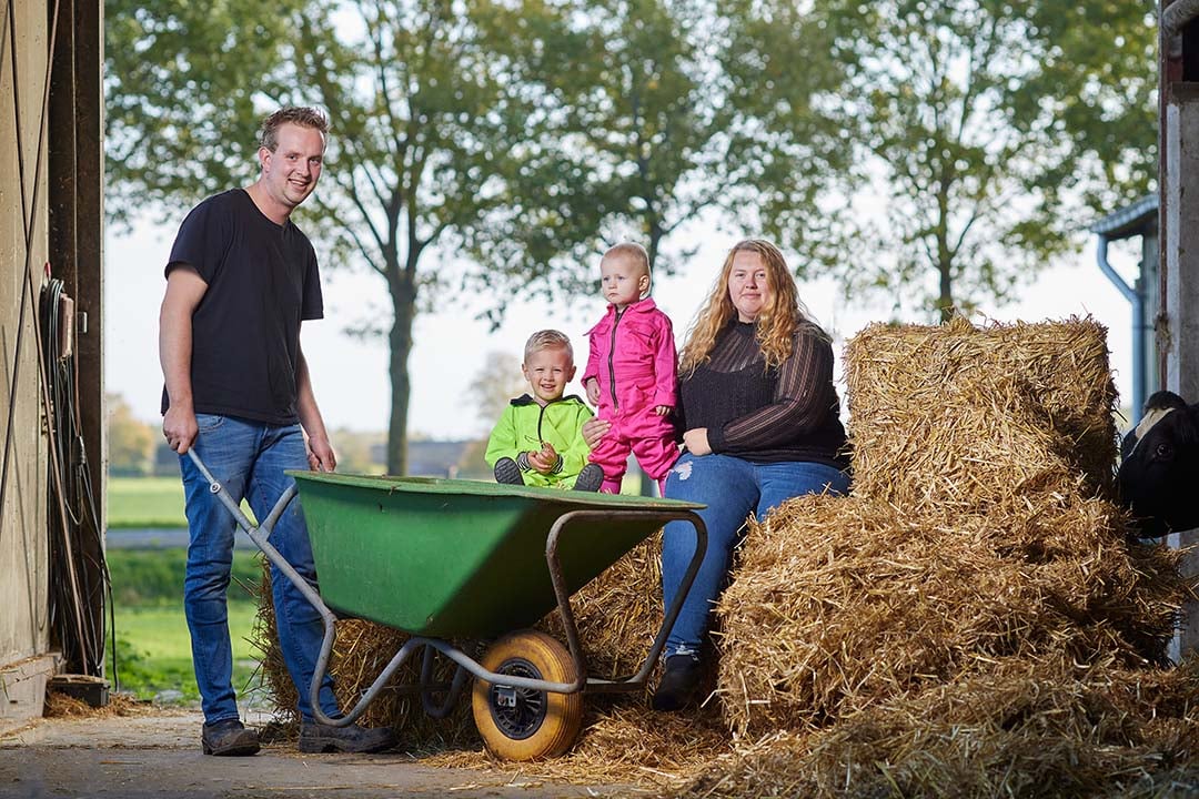 Jasper en Cathelijne van ’t Hof boeren samen met moeder Herma en broer Jelmer sinds 2019 op Putman’s Hoeve in Zwolle.