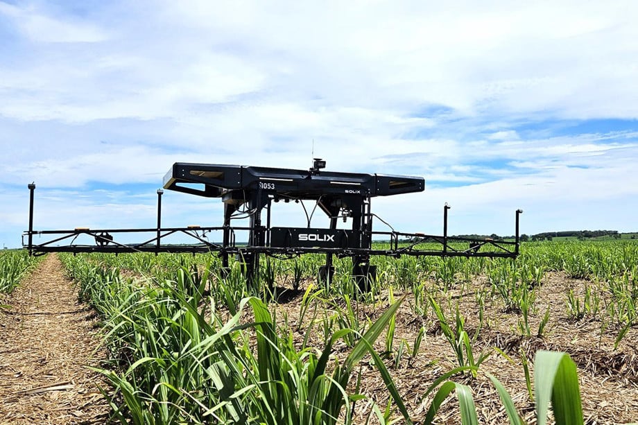 De Solix Ag Robotics fungeert als een ‘schildwacht’ in het veld, waarbij kunstmatige intelligentie (AI) wordt gebruikt om percelen 24/7 te monitoren.