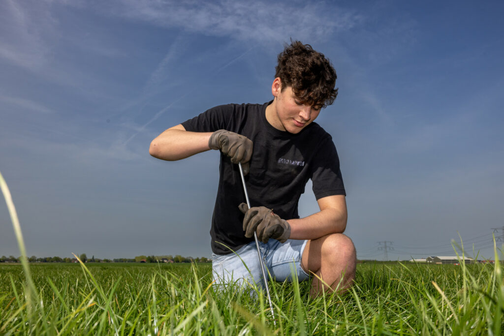 Controle op storende lagen in de grond, zodat de grondbewerking daarop aangepast kan worden.