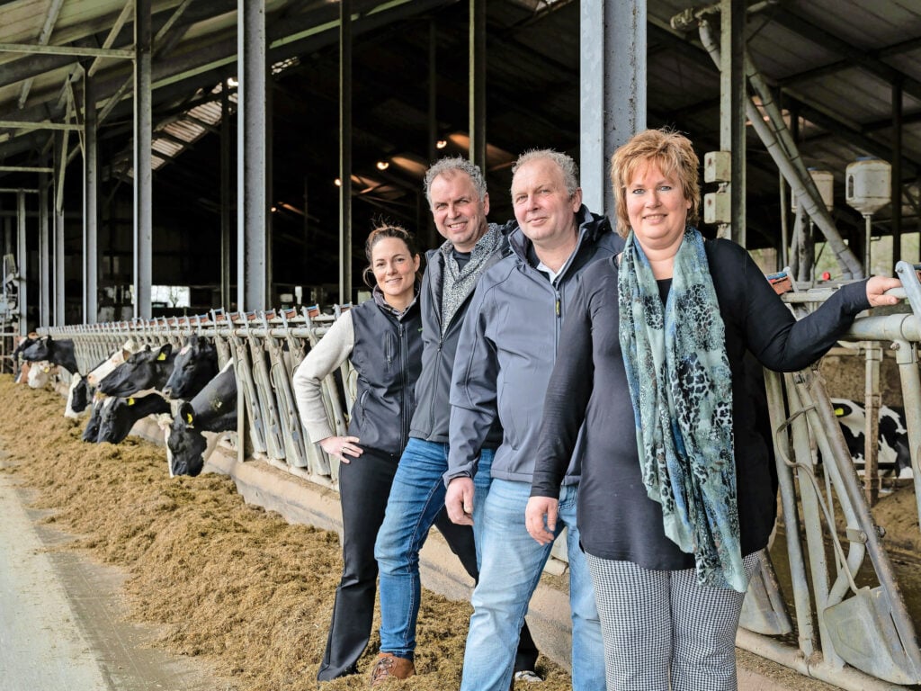 Jappie Riedstra (51), zijn partner Lisan Hoving (51), zijn broer Dirk Riedstra (49) en diens vrouw Karolien Riedstra-Meijer (38).