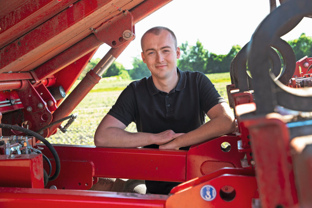 Marnix van het Hof: “Ik denk dat autonoom transport van aardappelen en bieten naar de kopakker kan helpen om arbeid te besparen.” Foto: Hans Banus