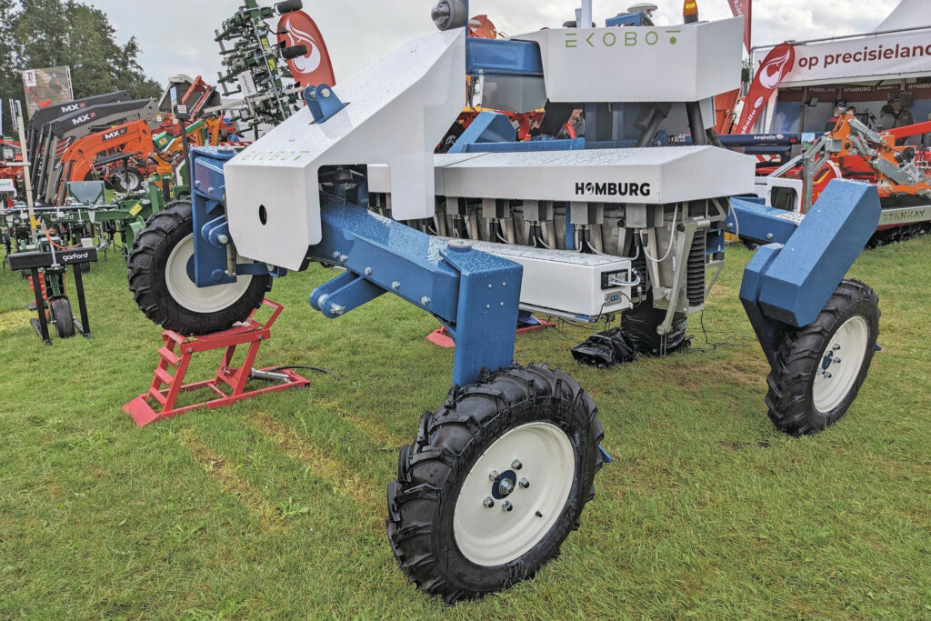 Waar in 2022 nog maar een enkele veldrobot op het Future Farming & Food Experience-event was te zien, is inmiddels het aantal veldrobots flink gegroeid. Foto: René Koerhuis